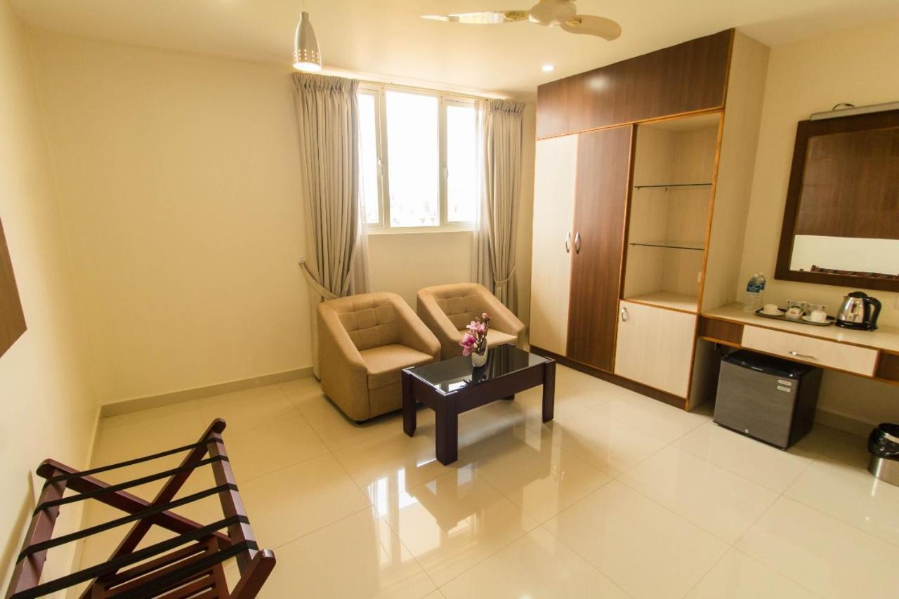 Miracle Residency Hotel Kizhake Chalakudi Exterior photo